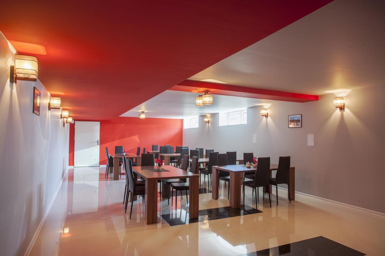 Hostel Bazar Краков Экстерьер фото