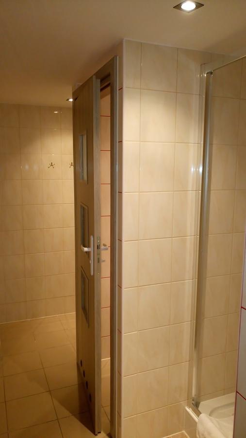 Hostel Bazar Краков Экстерьер фото